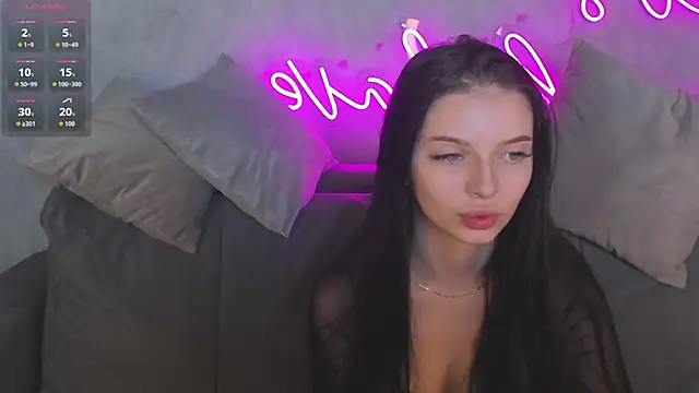 Eva Mayers online show from 11/18/25, 11:59