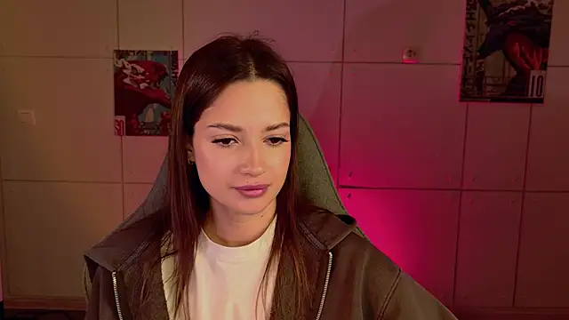 Snapshot of KiraVair chatting on 11/07/25, 09:03 KiraVair online show from 11/07/25, 09:03