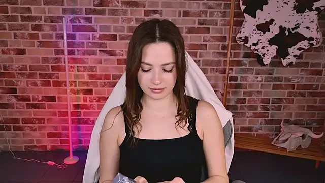 KiraVair online show from 03/04/26, 12:13