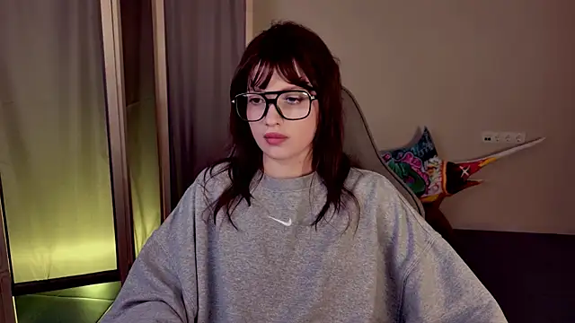 KiraVair online show from 04/08/26, 05:25