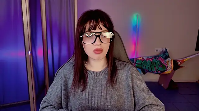 KiraVair online show from 04/10/26, 10:33