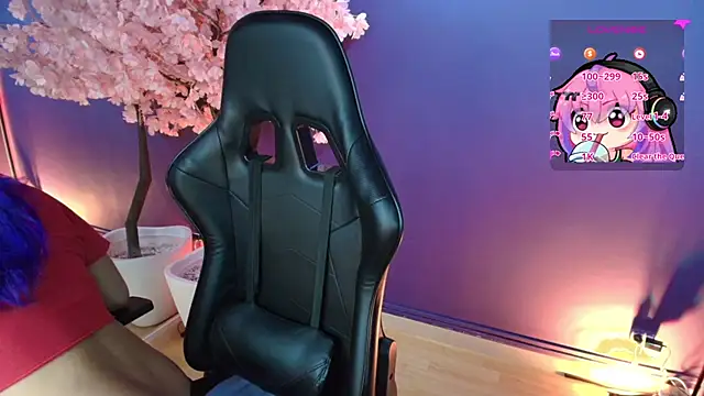 LuanEter online show from 12/14/25, 02:00