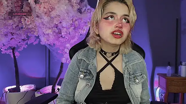 Navier   online show from 10/24/25, 09:03