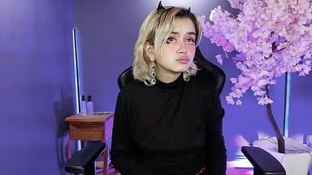 Navier   online show from 11/11/25, 08:36