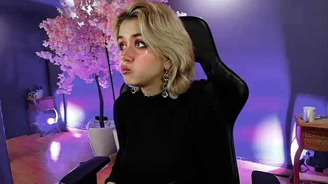 Navier   online show from 11/05/25, 02:42