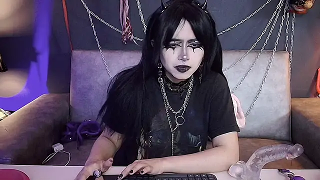 Navier   online show from 11/30/25, 02:07