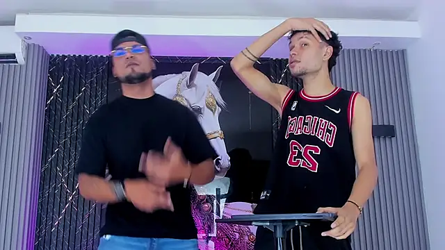 Snapshot of handsome_boys22 chatting on 11/27/25, 02:06 handsome boys22 online show from 11/27/25, 02:06