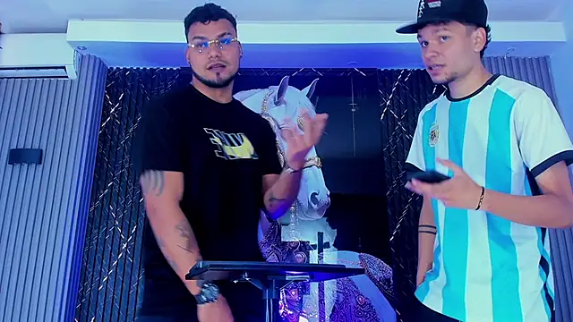 Snapshot of handsome_boys22 chatting on 11/30/25, 12:28 handsome boys22 online show from 11/30/25, 12:28