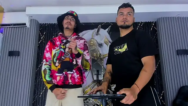 handsome boys22 online show from 12/15/25, 04:24