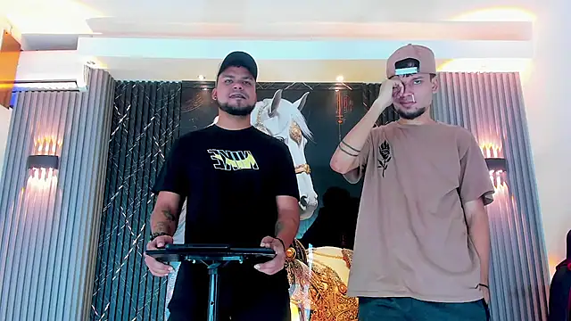 Snapshot of handsome_boys22 chatting on 10/18/25, 12:18 handsome boys22 online show from 10/18/25, 12:18