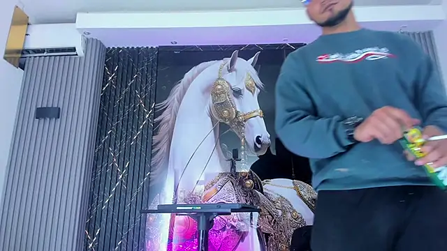 Snapshot of handsome_boys22 chatting on 11/21/25, 04:17 handsome boys22 online show from 11/21/25, 04:17