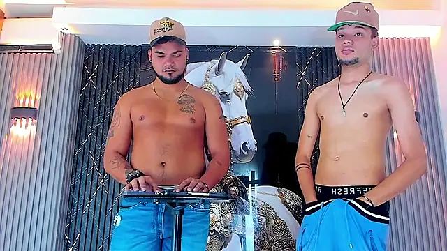 Snapshot of handsome_boys22 chatting on 10/25/25, 11:53 handsome boys22 online show from 10/25/25, 11:53