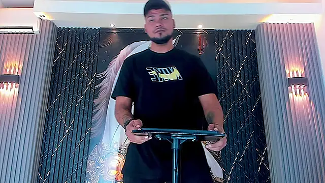 handsome boys22 online show from 10/19/25, 12:41