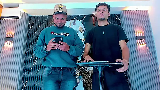 Snapshot of handsome_boys22 chatting on 10/23/25, 11:53 handsome boys22 online show from 10/23/25, 11:53