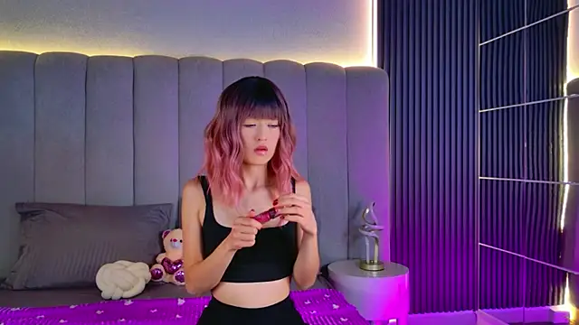 Tiny Dream online show from 12/17/25, 08:03