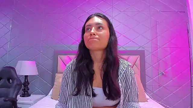 ViolettRouse online show from 12/19/25, 05:15