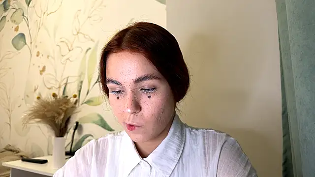 LunaAfrodita online show from 10/28/25, 05:23