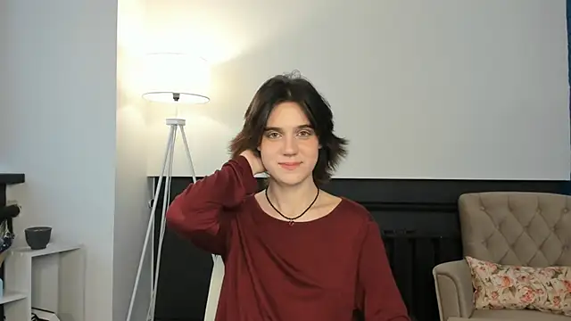 Snapshot of ShandaHenein chatting on 10/19/25, 07:00 ShandaHenein online show from 10/19/25, 07:00