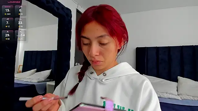 melanie roux   online show from 03/31/26, 12:18