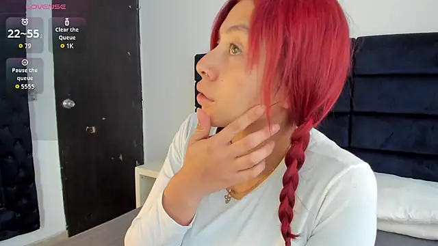 melanie roux   online show from 11/21/25, 12:26