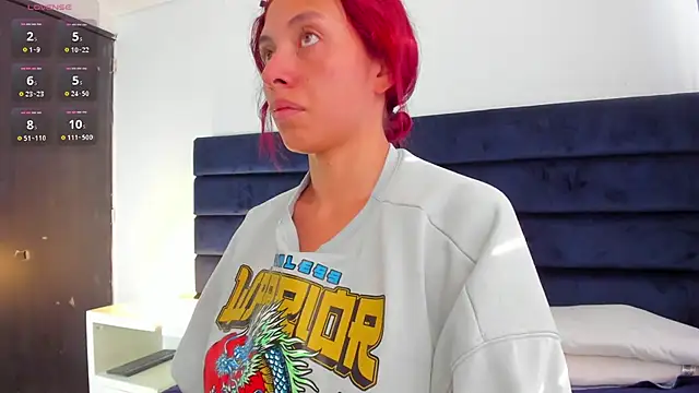 Snapshot of melanie_roux__ chatting on 03/04/26, 12:13 melanie roux online show from 03/04/26, 12:13