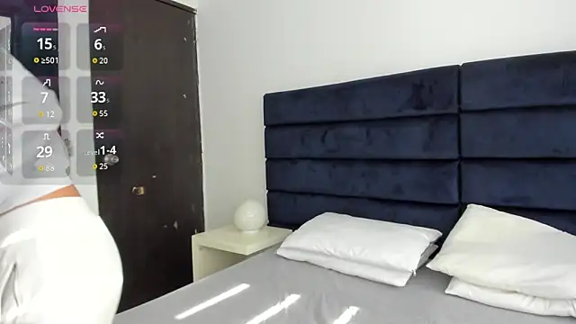 melanie roux   online show from 11/23/25, 12:59