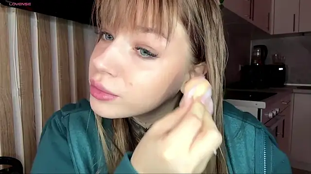 Snapshot of Babymoney_2007 chatting on 01/18/26, 09:18 Babymoney 2007 online show from 01/18/26, 09:18