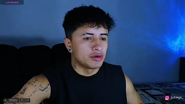 Snapshot of jhon_mendoza_ chatting on 11/06/25, 06:34 jhon mendoza online show from 11/06/25, 06:34