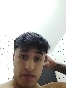 Snapshot of jhon_mendoza_ chatting on 10/31/25, 01:13 jhon mendoza online show from 10/31/25, 01:13