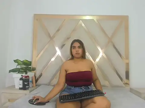 Snapshot of valentinaasm chatting on 03/27/26, 12:17 valentinaasm online show from 03/27/26, 12:17