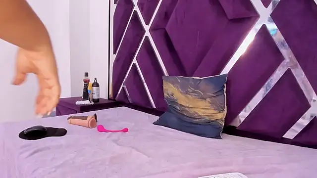 Snapshot of valentinaasm chatting on 04/13/26, 03:10 valentinaasm online show from 04/13/26, 03:10