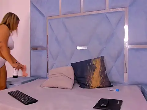 Snapshot of valentinaasm chatting on 10/27/25, 12:39 valentinaasm online show from 10/27/25, 12:39