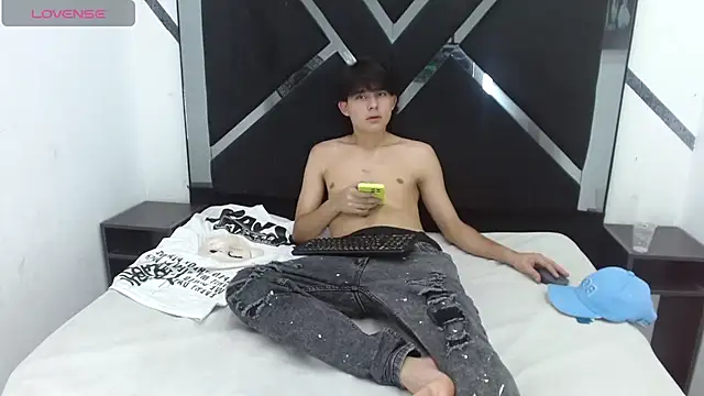 Tom 0001 online show from 10/30/25, 07:44