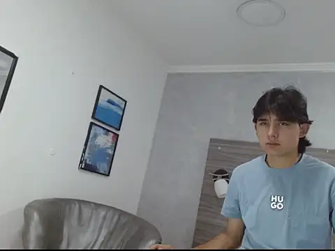 Tom 0001 online show from 10/26/25, 07:58