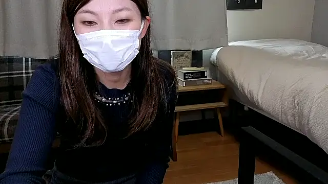 Snapshot of rei_1121 chatting on 10/27/25, 03:51 rei 1121 online show from 10/27/25, 03:51