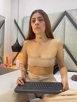 AriaWillss online show from 12/15/25, 12:44