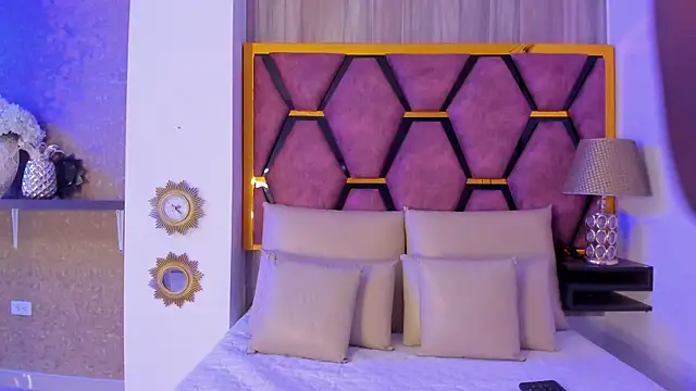 BritneyWalkers online show from 11/23/25, 12:15