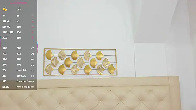 Snapshot of lucia_lorenz chatting on 12/18/25, 11:36 lucia lorenz online show from 12/18/25, 11:36