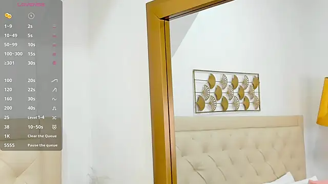 Snapshot of lucia_lorenz chatting on 12/14/25, 11:27 lucia lorenz online show from 12/14/25, 11:27