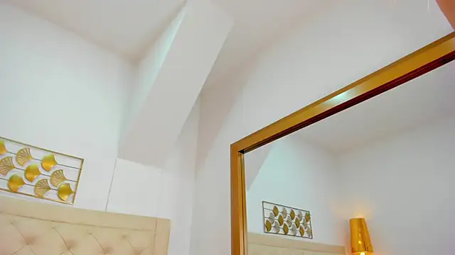 lucia lorenz online show from 04/08/26, 11:22