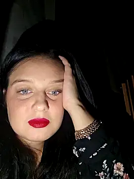 Kaity XOX online show from 10/18/25, 10:45