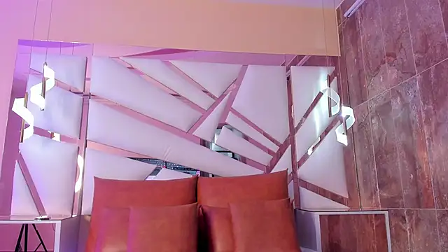 Catalina-Thompson online show from 04/08/26, 11:55