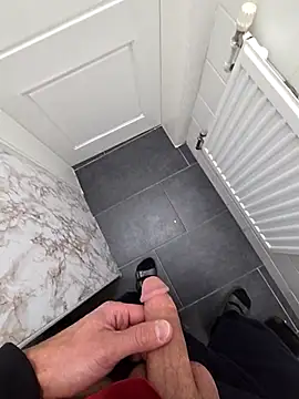 16enes16 online show from 10/19/25, 11:46