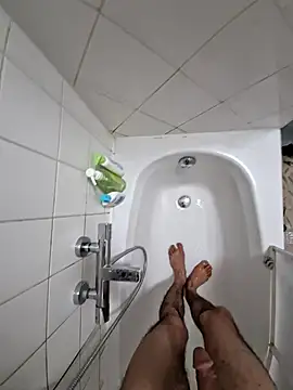 16enes16 online show from 11/30/25, 07:25