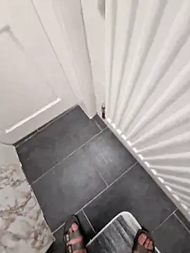 16enes16 online show from 11/04/25, 03:38