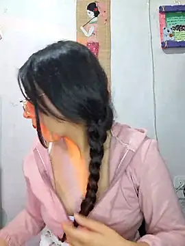 chloebrownn03 online show from 11/13/25, 04:16