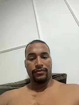 casalbrhot25 online show from 11/04/25, 01:53