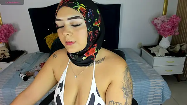 Inaya Khalifa online show from 03/06/26, 01:33
