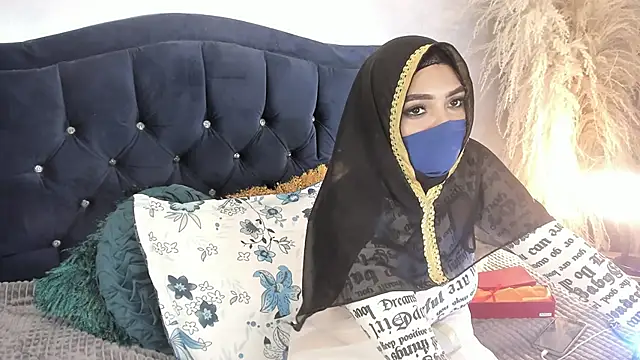 Inaya Khalifa online show from 11/28/25, 12:00