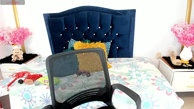 Inaya Khalifa online show from 02/28/26, 01:27